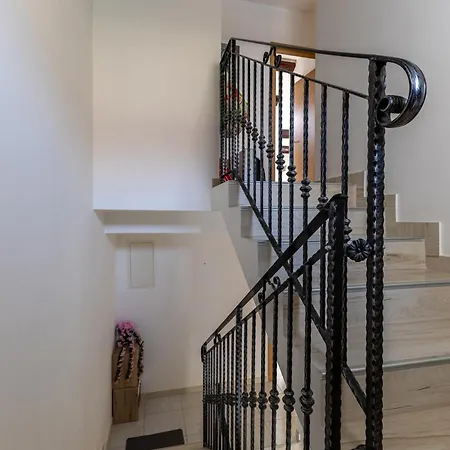 Vitoria On Joakim Square Porec